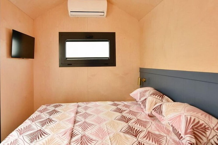 Room 4 of 34