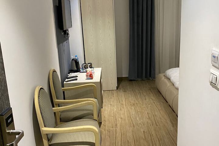 Room 14 of 23
