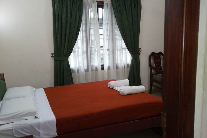 Room 13 of 63