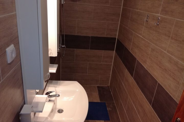 Room 16 of 52