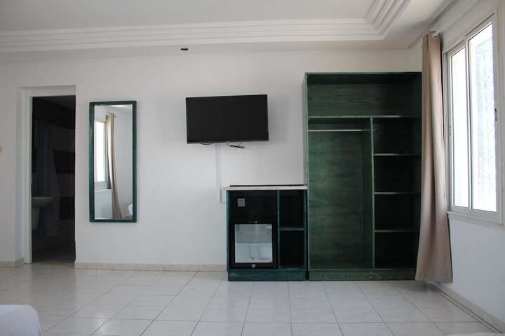 Room 64 of 153