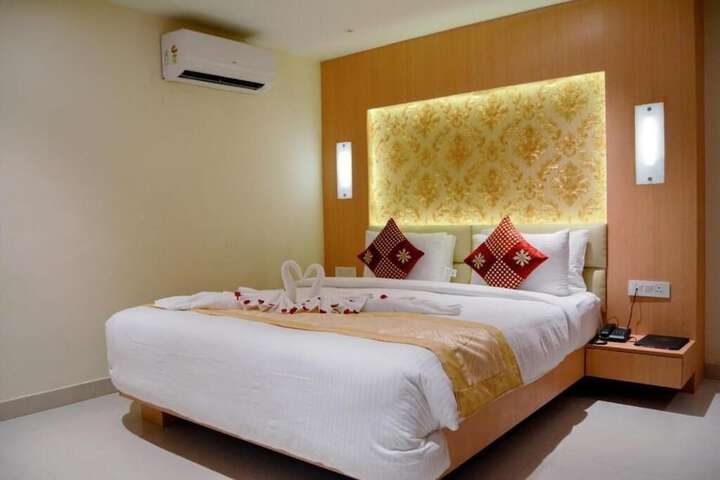 Room 33 of 53