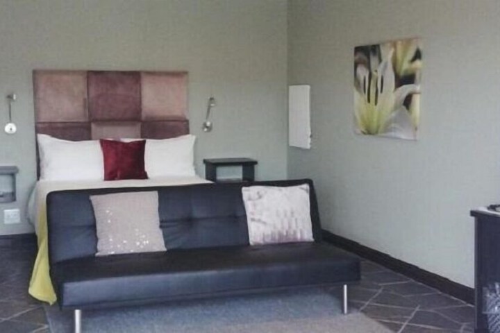 Room 4 of 13