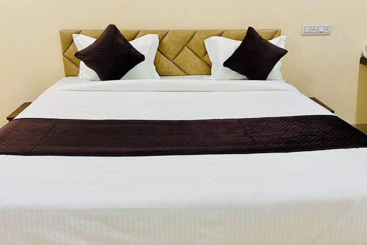 Room 15 of 51