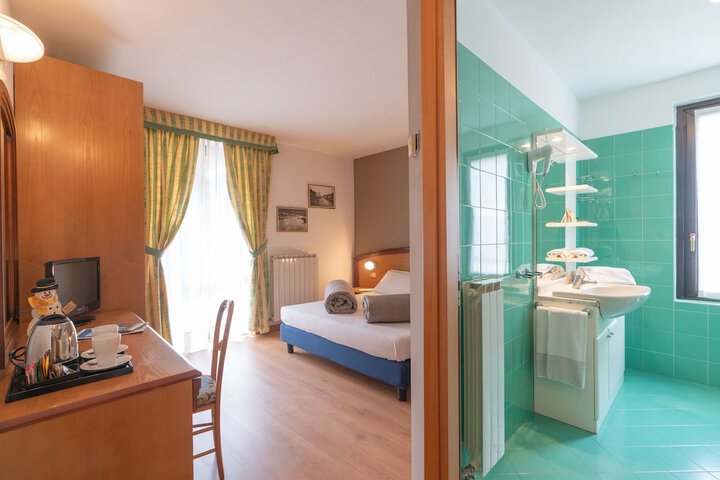 Room 8 of 21