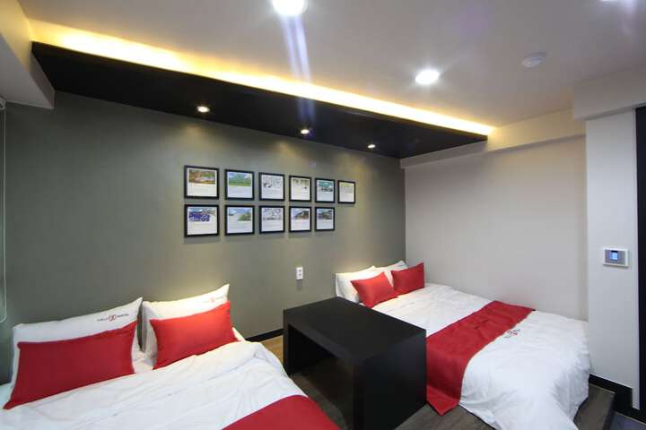 Room 5 of 42