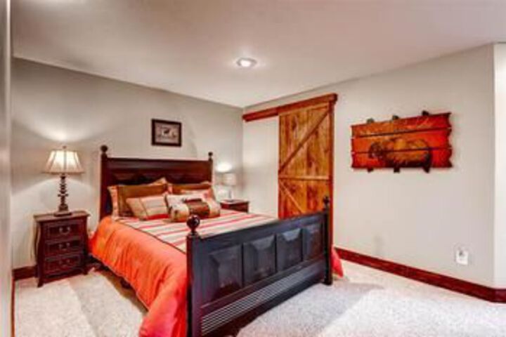 Room 11 of 25