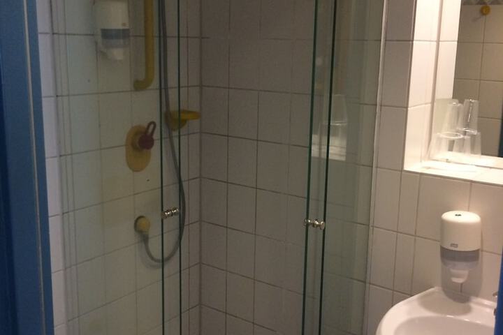Room 20 of 43