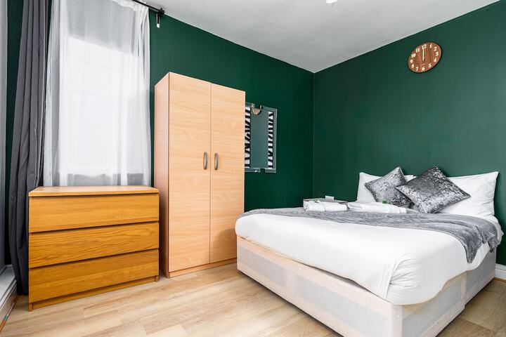 Room 6 of 58