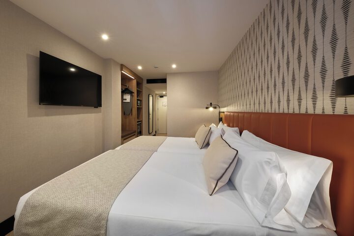 Room 16 of 86