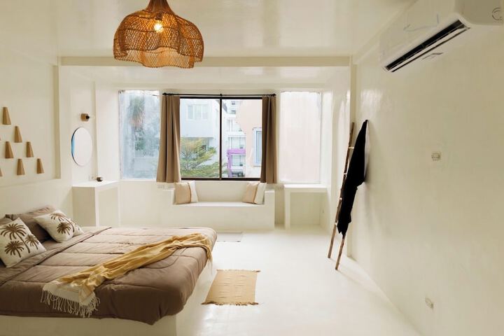 Room 10 of 27