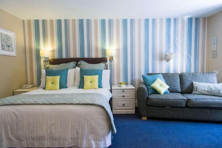 Room 16 of 32