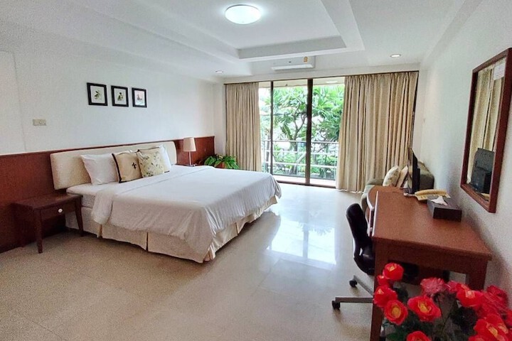 Room 16 of 75