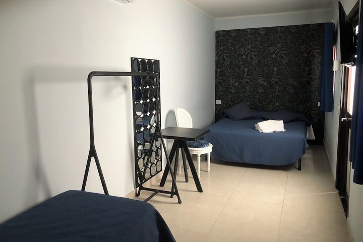 Room 11 of 25
