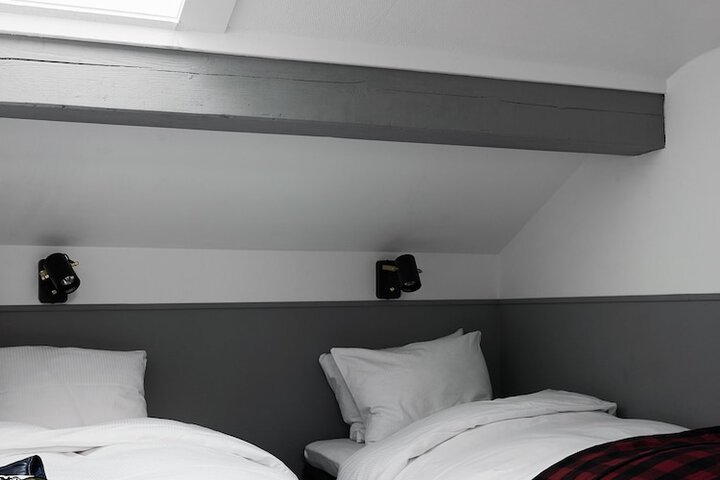 Room 8 of 54