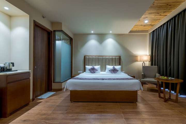 Room 13 of 35