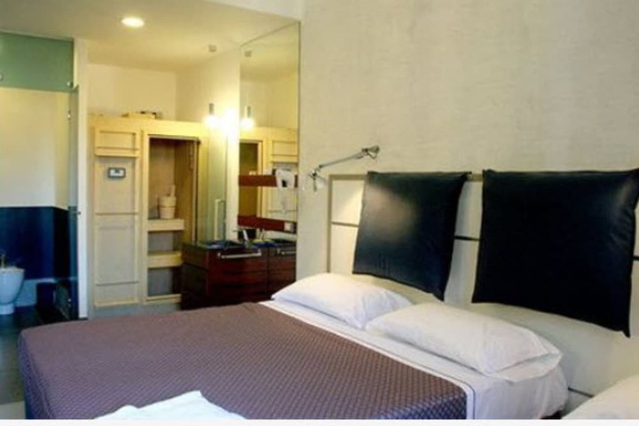 Room 33 of 101