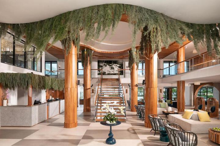 Hotel Interior 6 of 20