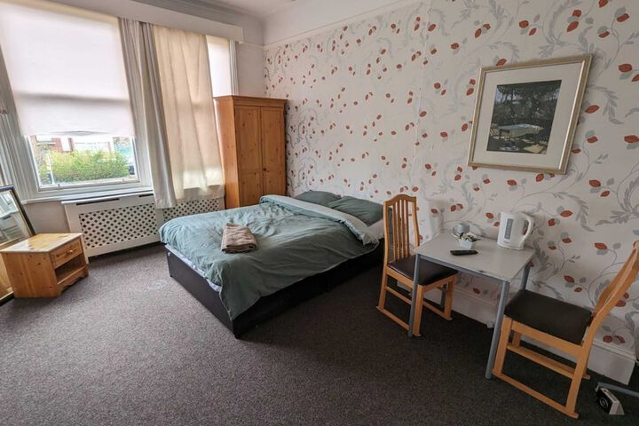 Room 7 of 25