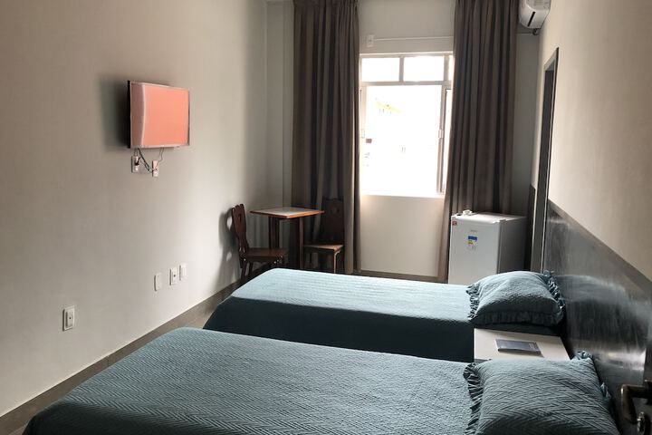Room 5 of 33