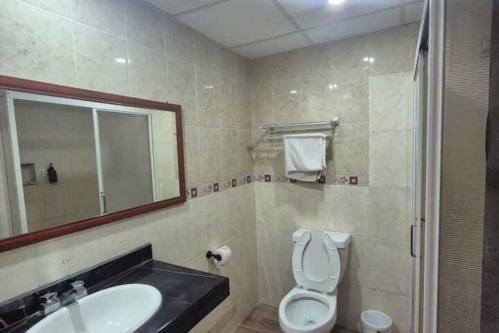 Room 8 of 16