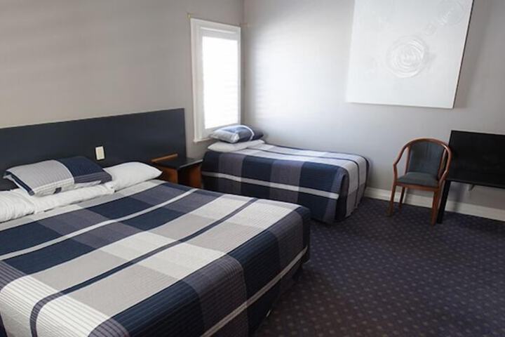 Room 7 of 15
