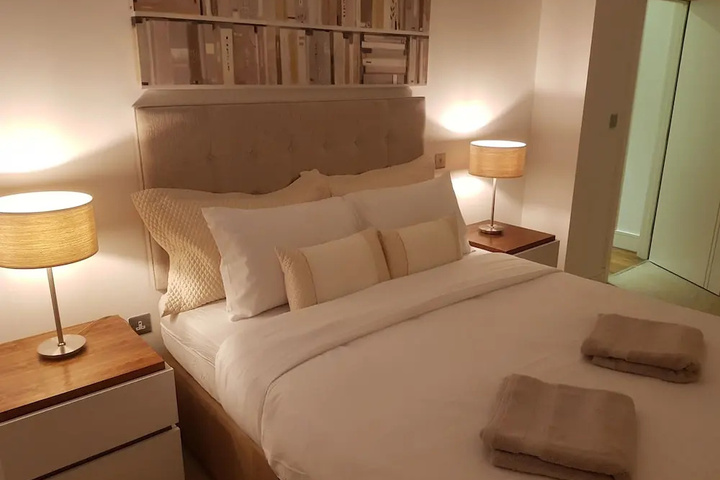 Room 4 of 13