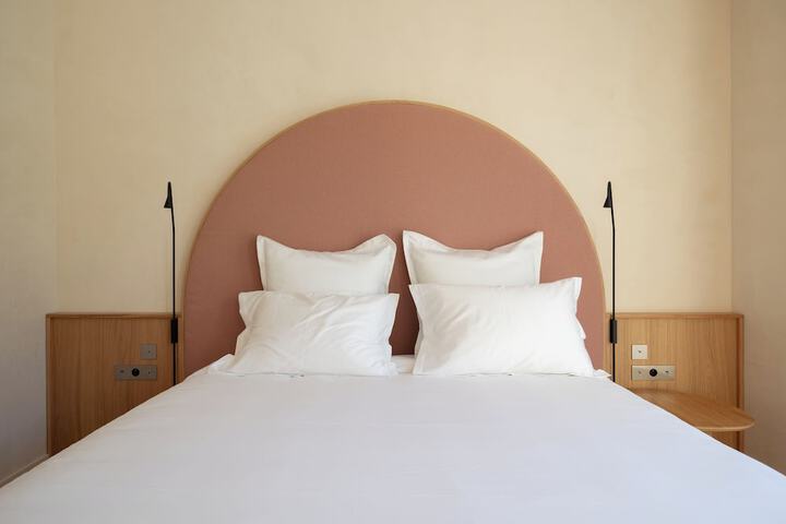 Room 4 of 41