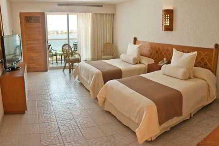 Room 8 of 10
