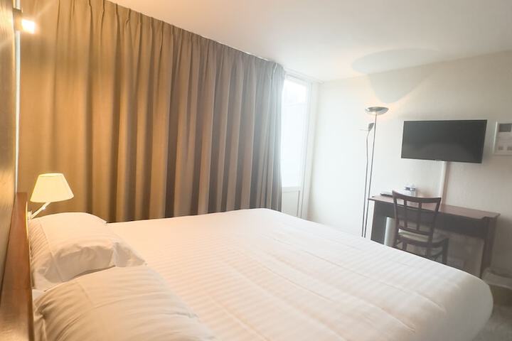 Room 26 of 147