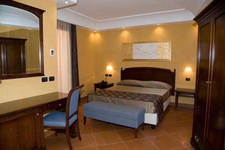 Room 18 of 60