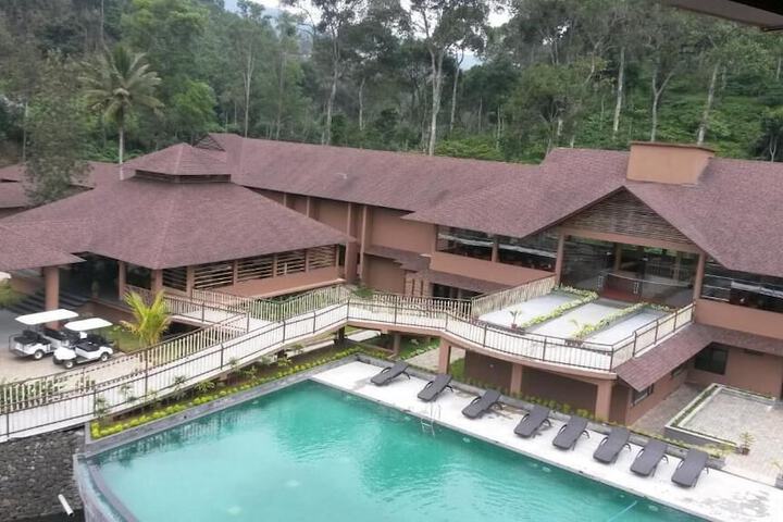Pool Hotel
