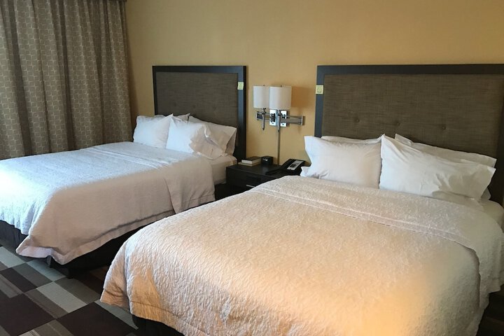 2 Queen Beds with Refrigerator, Microwave (1 of 10)