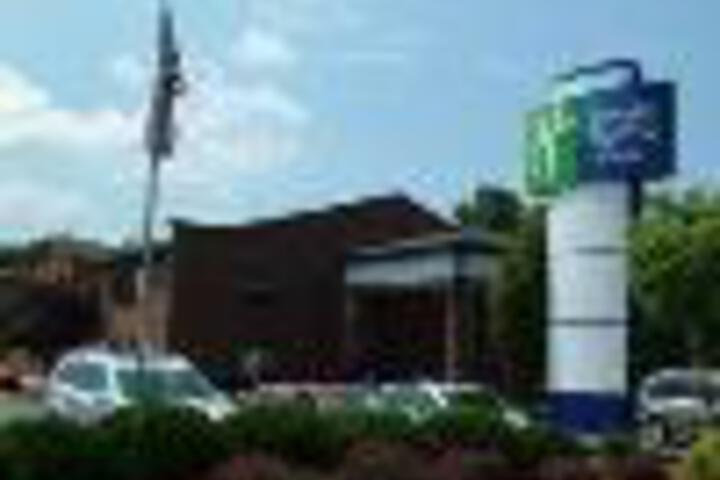 Image of HOLIDAY INN EXPRESS HOTEL & SUITES DAHLGREN