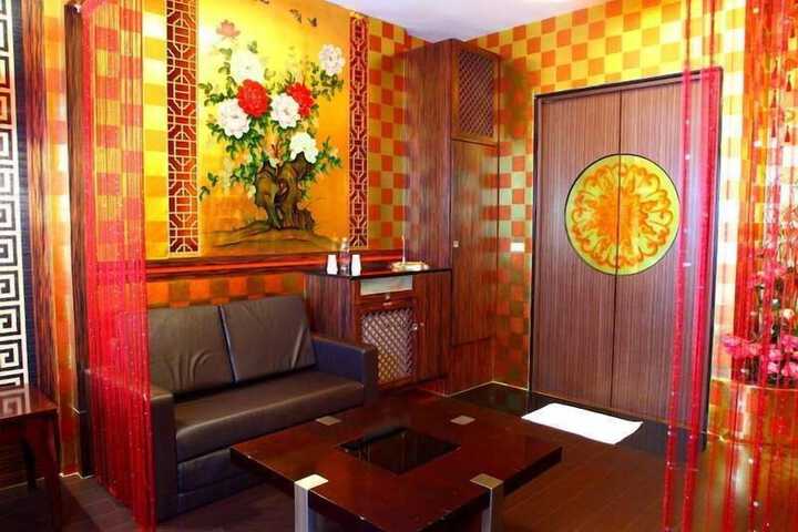 Room 13 of 31