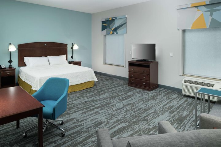 1 King Bed Studio Suite (4 of 10)
