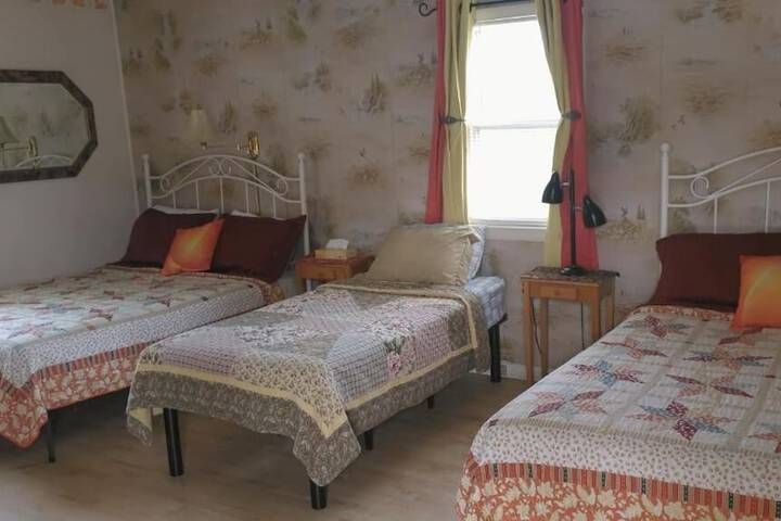 Room 5 of 32