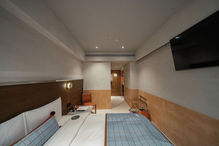 Room 36 of 199