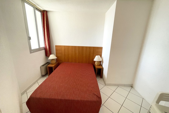 Room 5 of 48