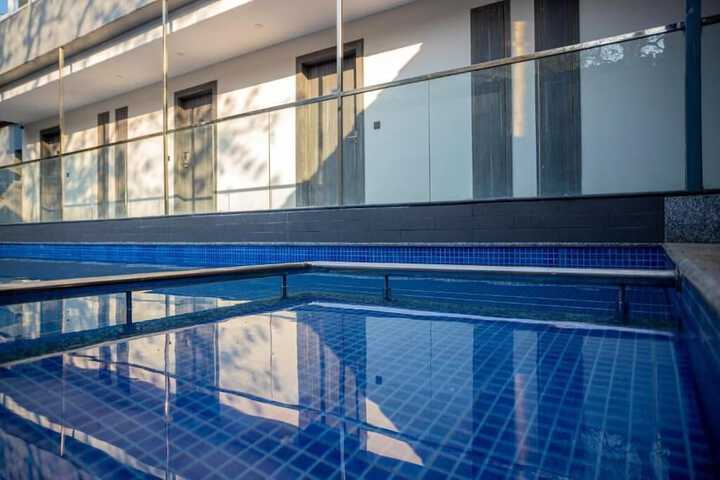 Pool 30 of 48