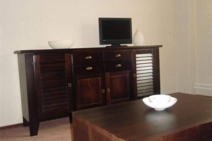 Room 8 of 33