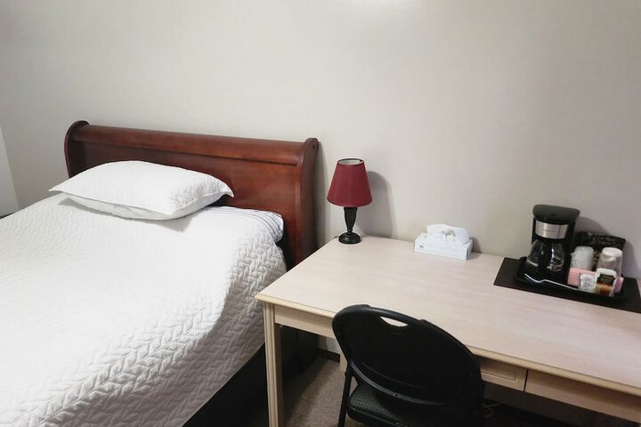 Room 8 of 19