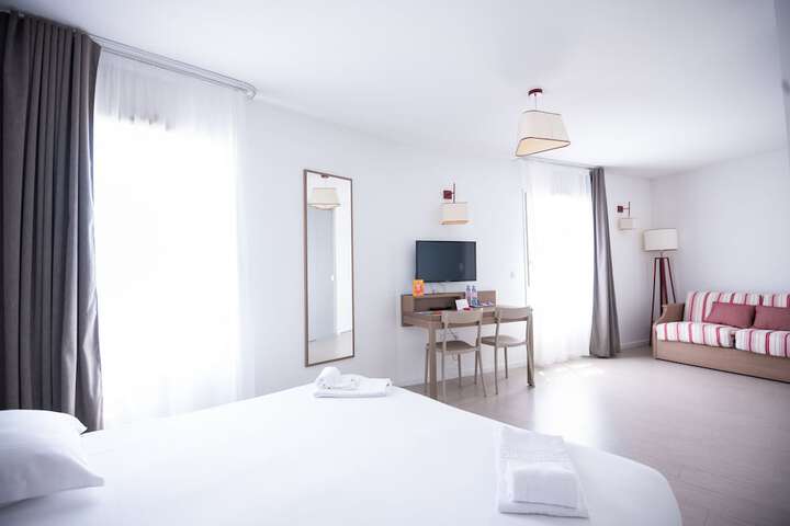 Room 12 of 36