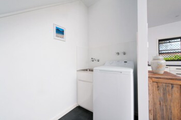 Room 11 of 16