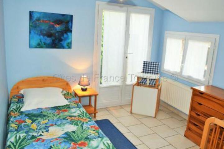 Room 3 of 11