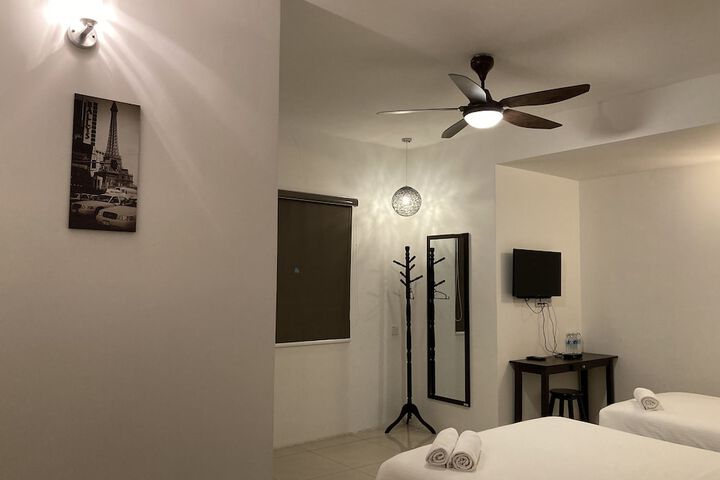 Room 8 of 33