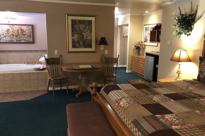 Room 25 of 39