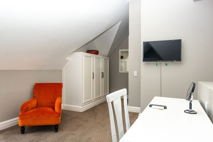 Room 22 of 168