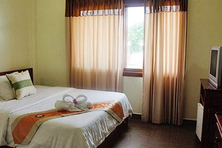 Room 12 of 23