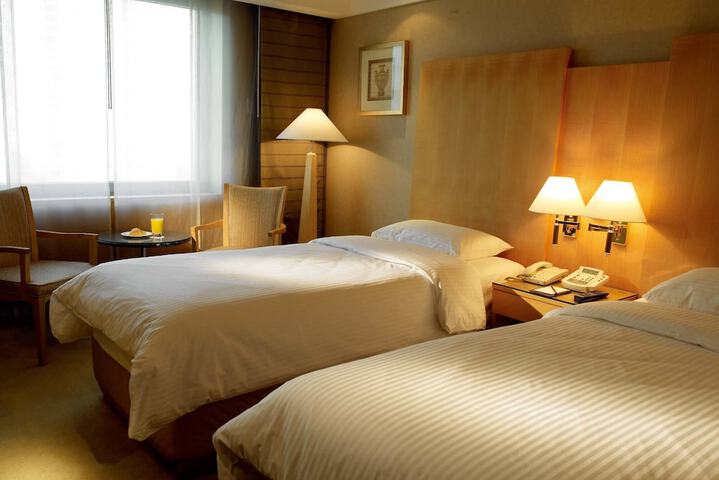 Room 10 of 61